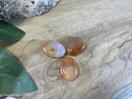 Carneool hanger doorboord