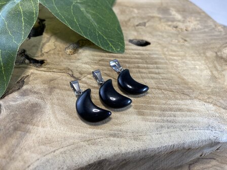 Obsidiaan hanger maan