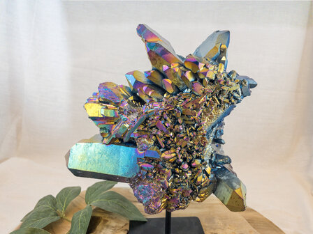 Titanium aura kwarts op standaard