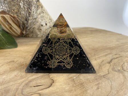 Orgoniet piramide Toermalijn - Metatron