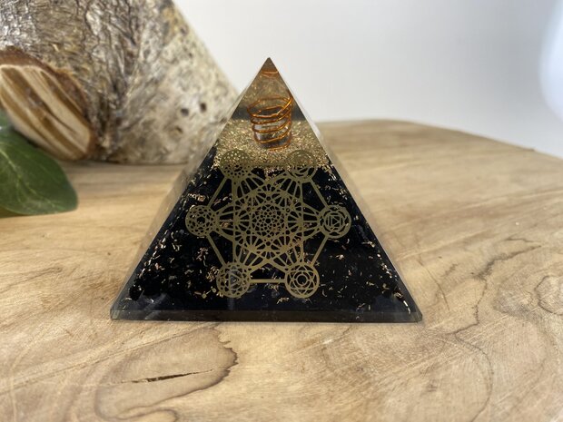 Orgoniet piramide Toermalijn - Metatron