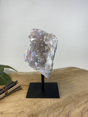 Angel aura Amethist op standaard 2