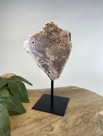 Roze Amethist op standaard 3