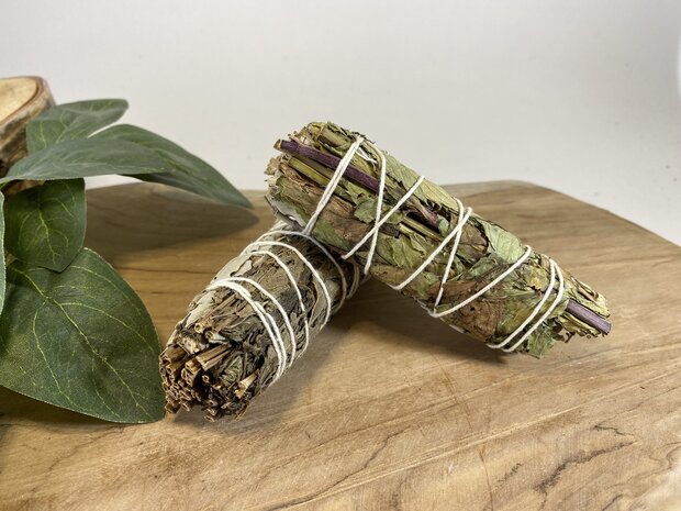 Smudge stick van salie en pepermunt