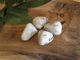 Regenboog Maansteen trommelsteen S