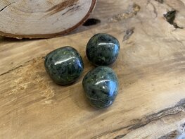 Nefriet - trommelsteen XS Nefriet - trommelsteen XS