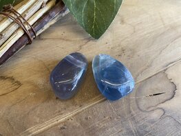 Fluoriet hanger doorboord Fluoriet hanger doorboord