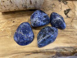 Sodaliet trommelsteen S Sodaliet trommelsteen S