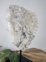 Angel Aura kwarts Cluster op standaard 2