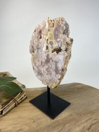 Roze Amethist op standaard Roze Amethist op standaard
