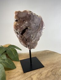 Roze Amethist op standaard 2 Roze Amethist op standaard 2