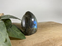 Labradoriet sculptuur half ruw 2 Labradoriet sculptuur half ruw 2