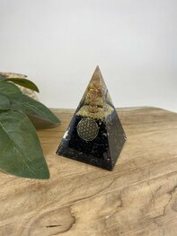 Orgoniet piramide Toermalijn